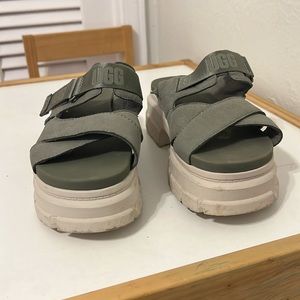 Ugg Ashton slide size 8.5